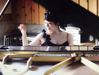 実歳陽子 (Yoko Sanetoshi)